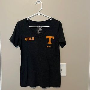 Nike Tennessee Volunteer’s V Neck T Shirt Women’s Medium